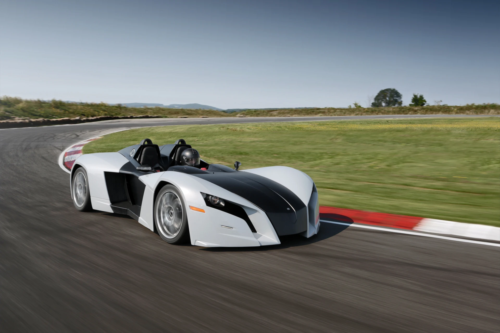 The MK5 is reported to pull 2G’s on the skidpad, due in part to Formula 1 inspired pushrod suspension geometry, mid-engine placement and large performance rubbers on all four corners