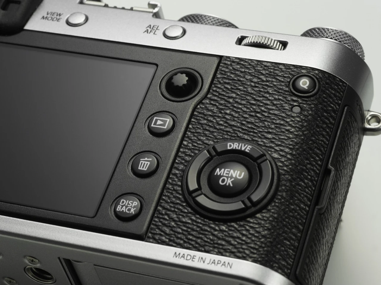 The Fujifilm X100F now features a rear focus lever