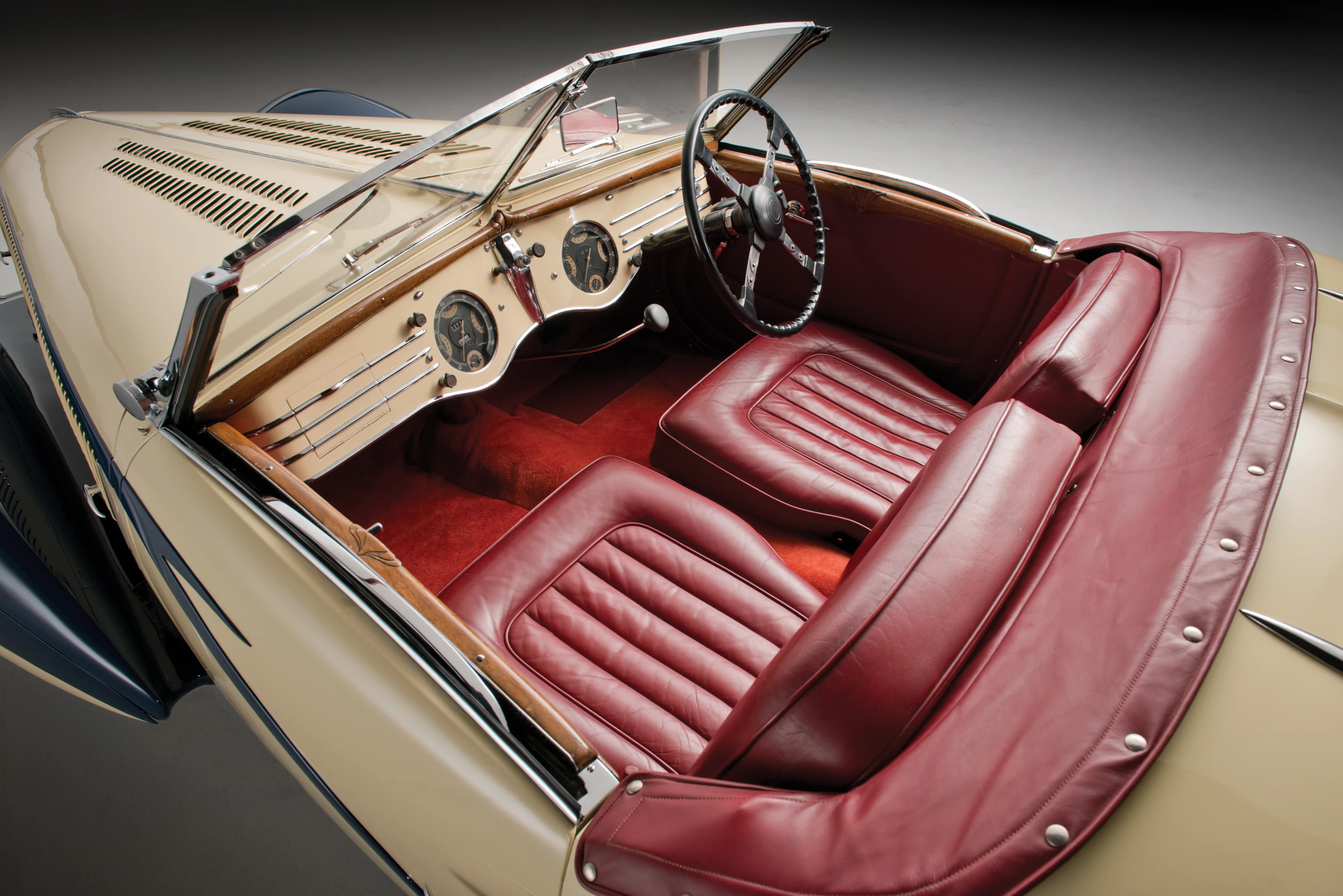 The Court Torpedo was comprehensively restored in 1969 and 1970, including the cream and blue finish seen in the pictures