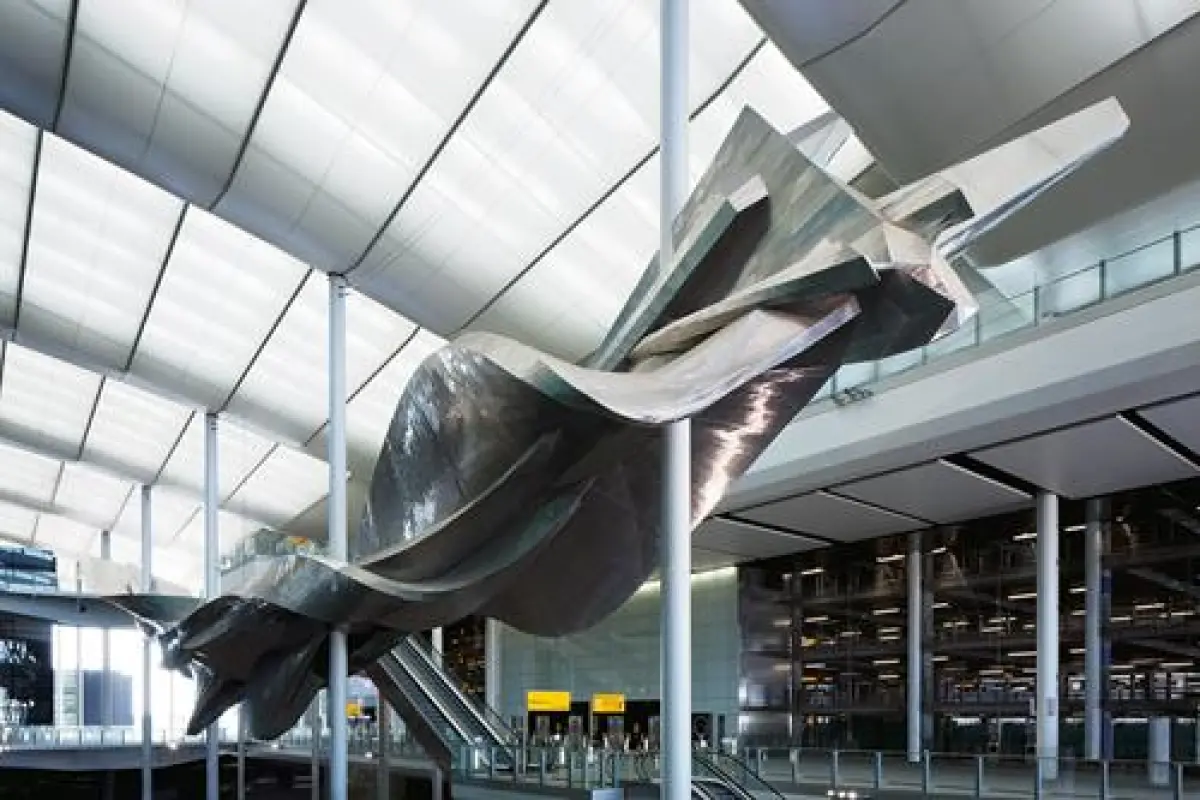 The 78m-long (256-ft) sculpture is suspended on four structural columns (Photo: Heathrow Airports Limited)