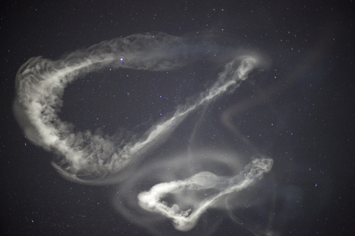 The rockets carry an onboard chemical which, when released, form clouds revealing wind patterns at outer reaches of Earth's atmosphere (Photo: NASA/Wallops)