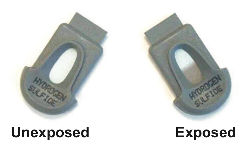 The disposable cassettes change color when exposed to a toxic gas