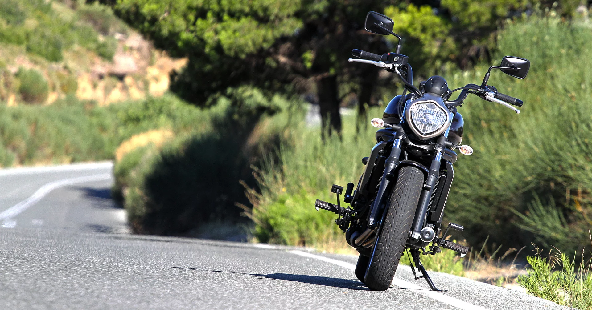 With its slim profile, the Kawasaki Vulcan S can be practical and efficient in congested cities