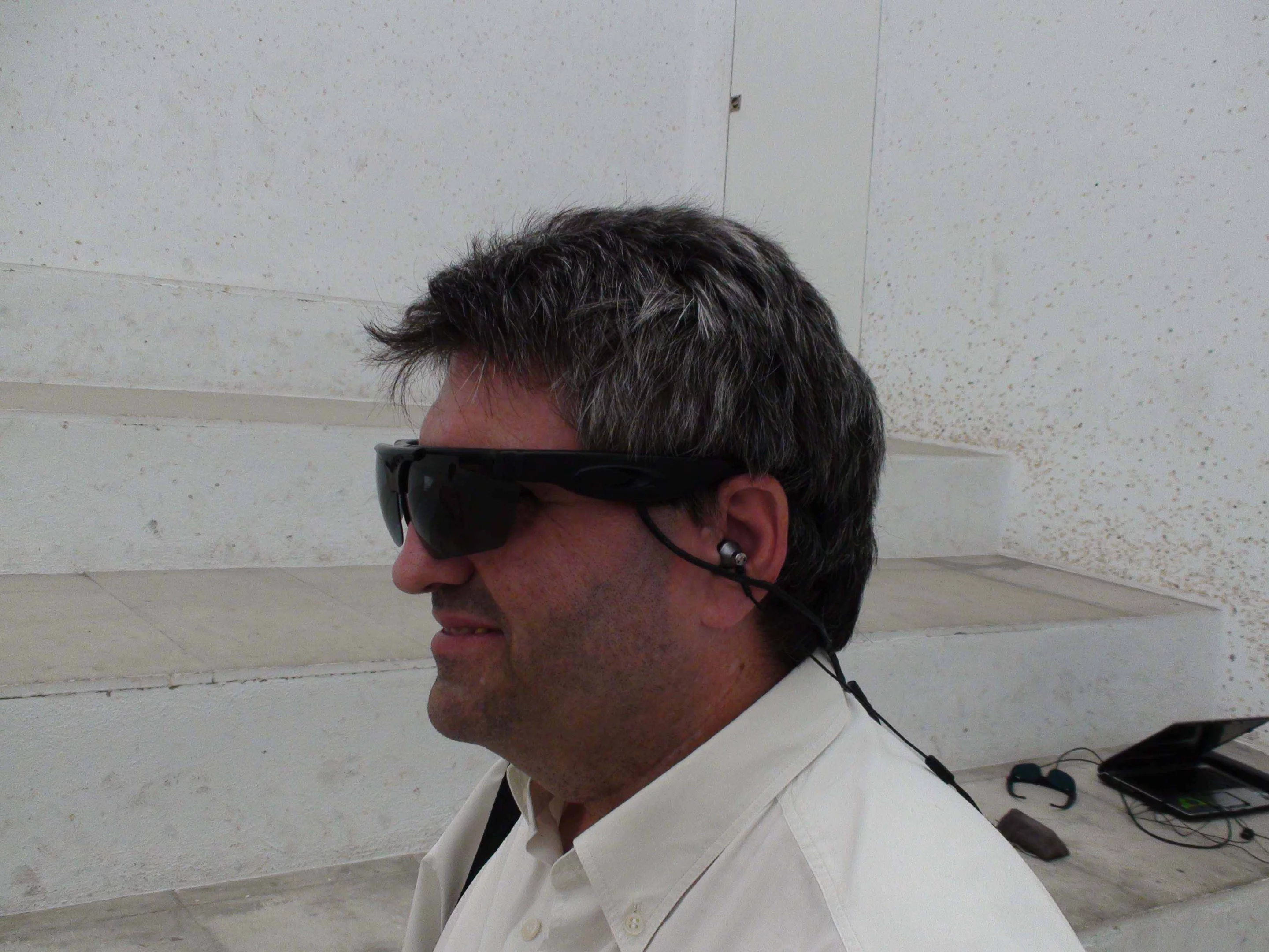 The experimental EYE 21 system assigns sounds to objects, allowing blind people to be aware of their surroundings (Photo: UPV)