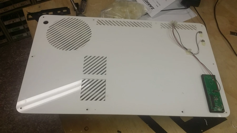 The inside of the PlayBox's top-case (Photo: Edward Zarick)