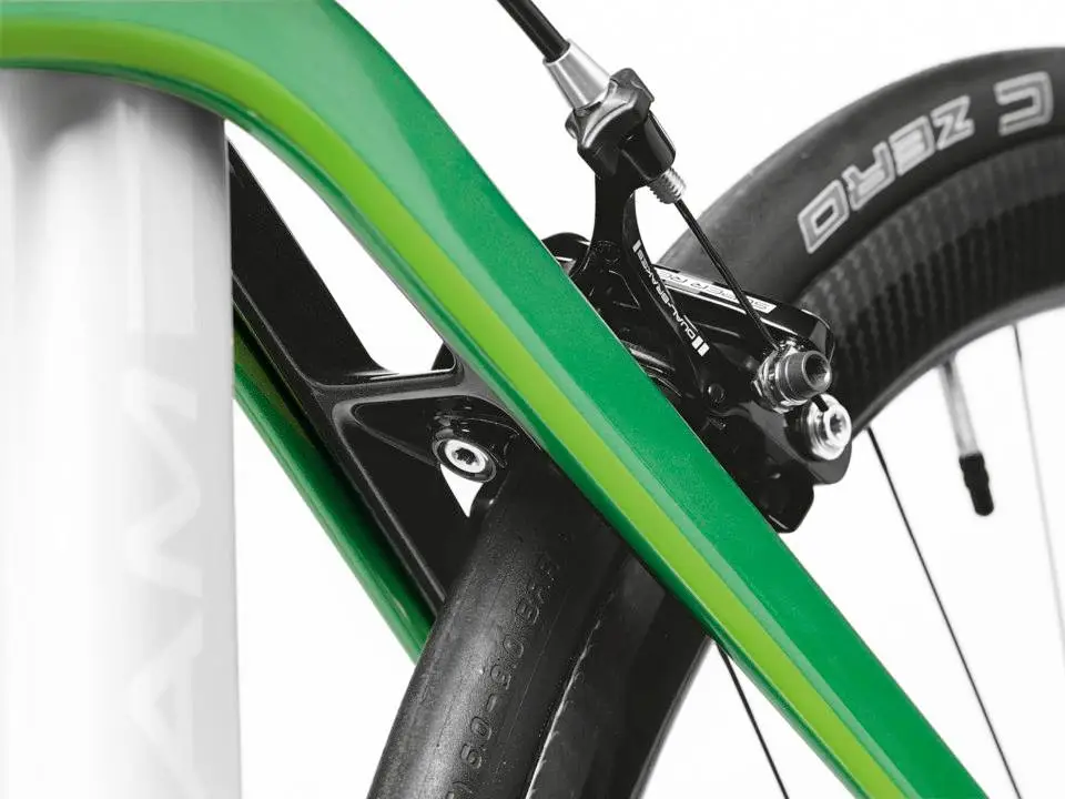 Although the brakes are mechanical, the drivetrains in the carbon models are electronic