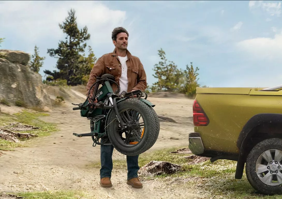 The Engine Pro 2.0 measures 40.9 x 21.6 x 33 inches when folded, and weighs in at 87.7 lb - including the battery