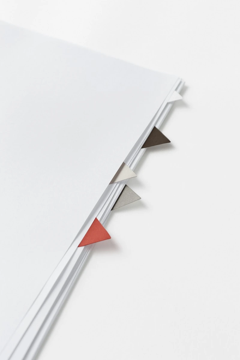 The rounded edges of the markers help them to stick to documents