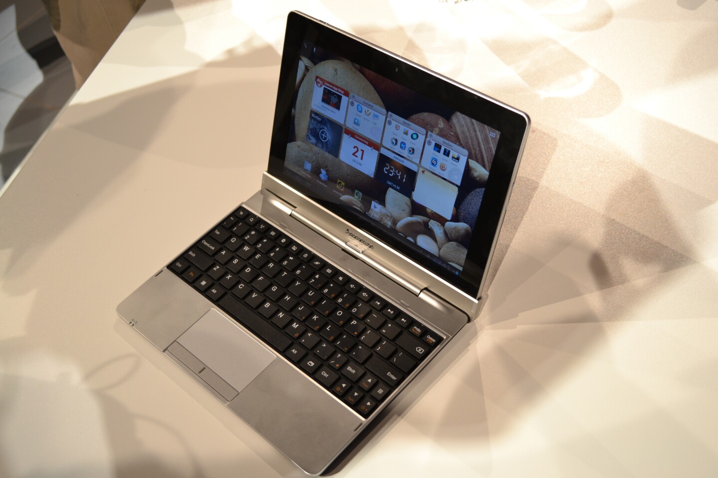 Trio of Lenovo Ideatab tablets debut at IFA 2012