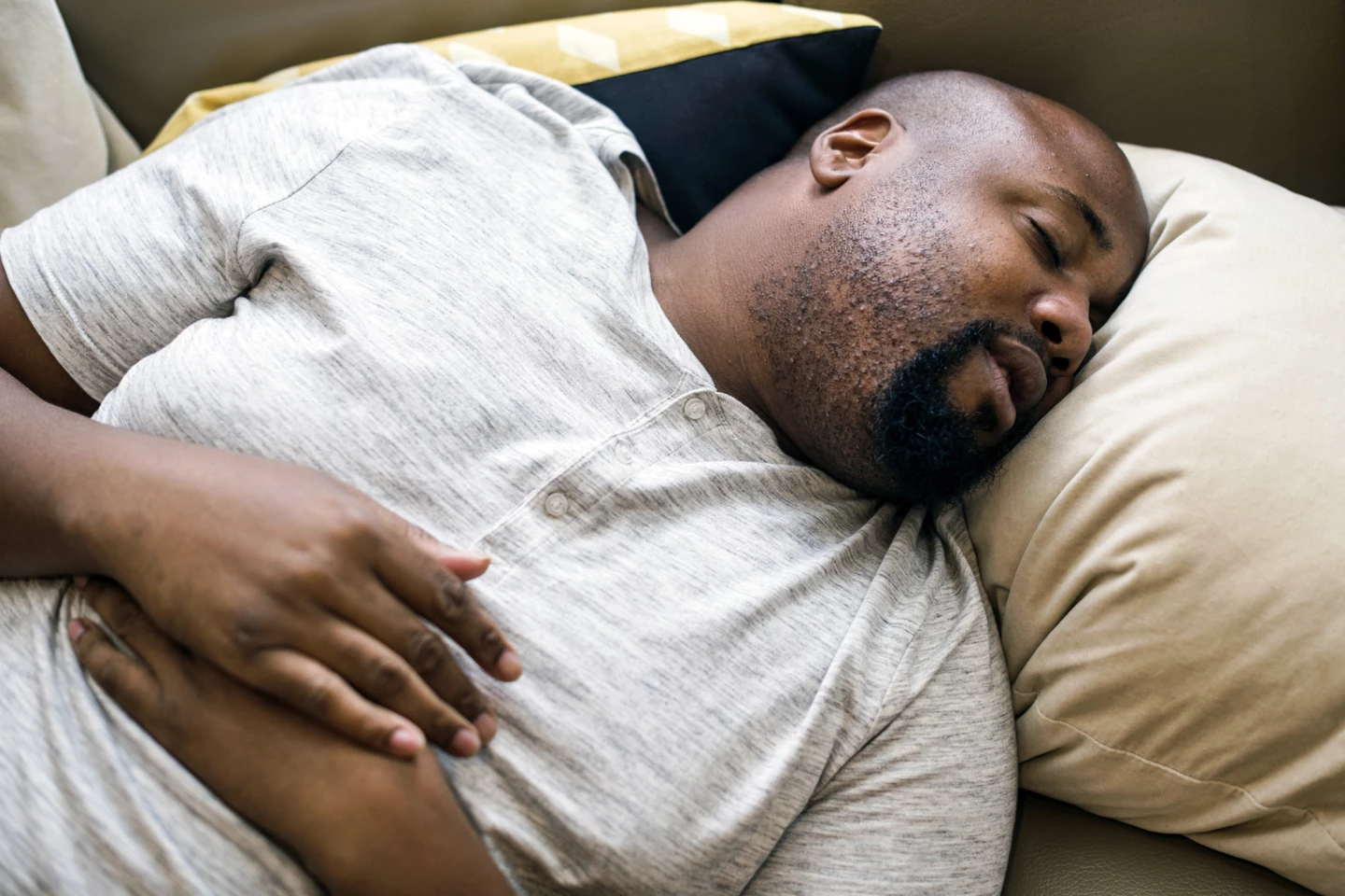 Overweight and obese individuals had significantly lower sleep quality and higher chronic low-grade inflammation