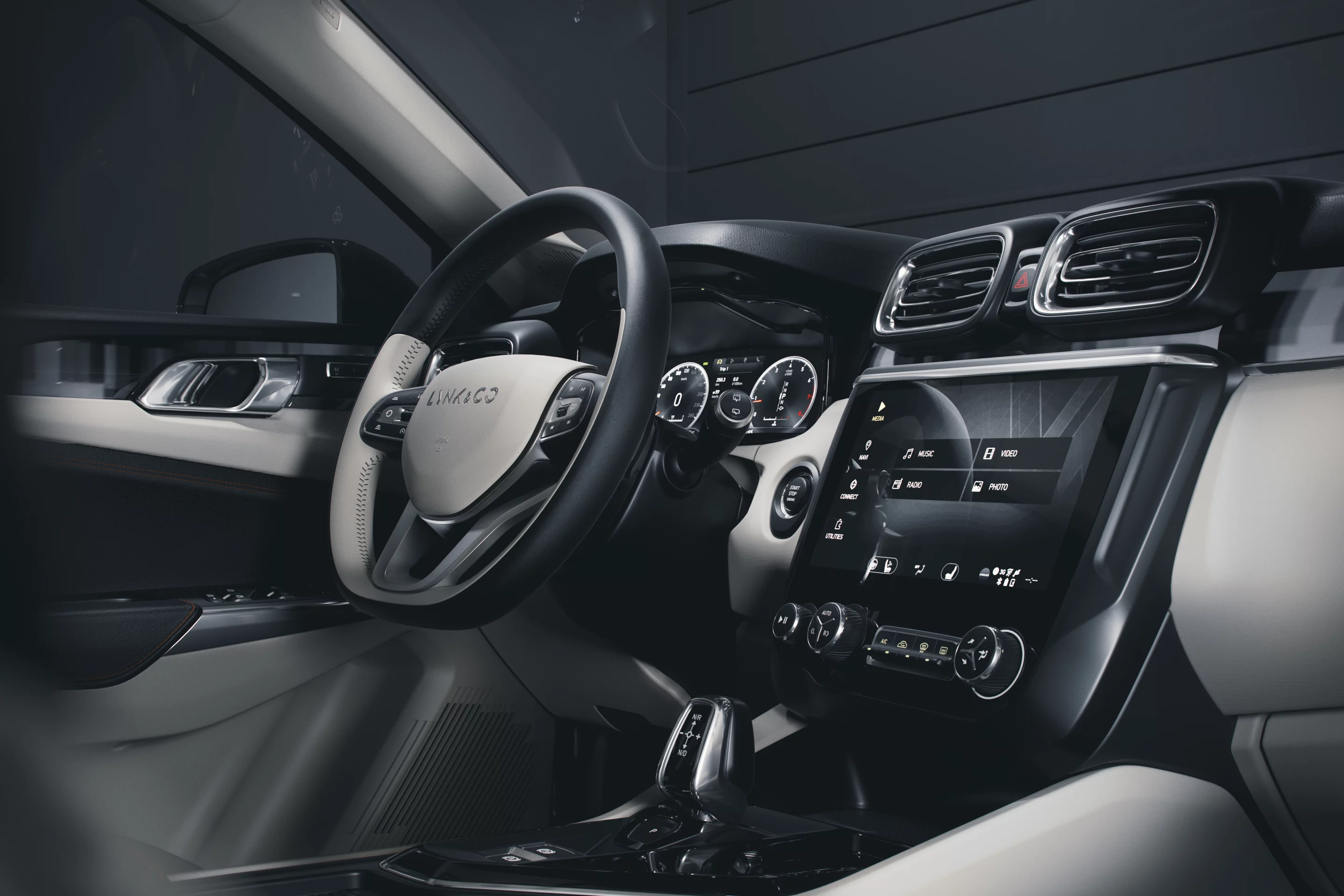 By cutting out third-party dealerships, Lynk & Co hopes to offer both purchases and subscription models at a reduced price