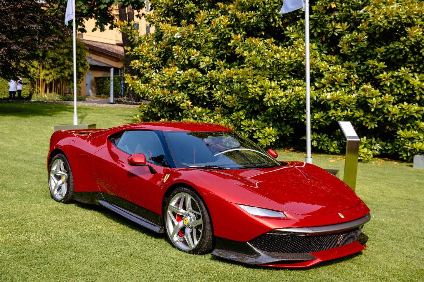 Given that Ferrari 488 GTB (the basis for this car) pricing starts at US$256,550, the mystery buyer obviously likes both anonimity and exclusivity, though there's every likelihood that the gentleman concerned is a resident of Switzerland as the car was shown at the Concorso d'Elegenza under the banner of Swiss Automotive Atelier, Loris Kessel Auto SA, and driven by Loris' son Ronnie.