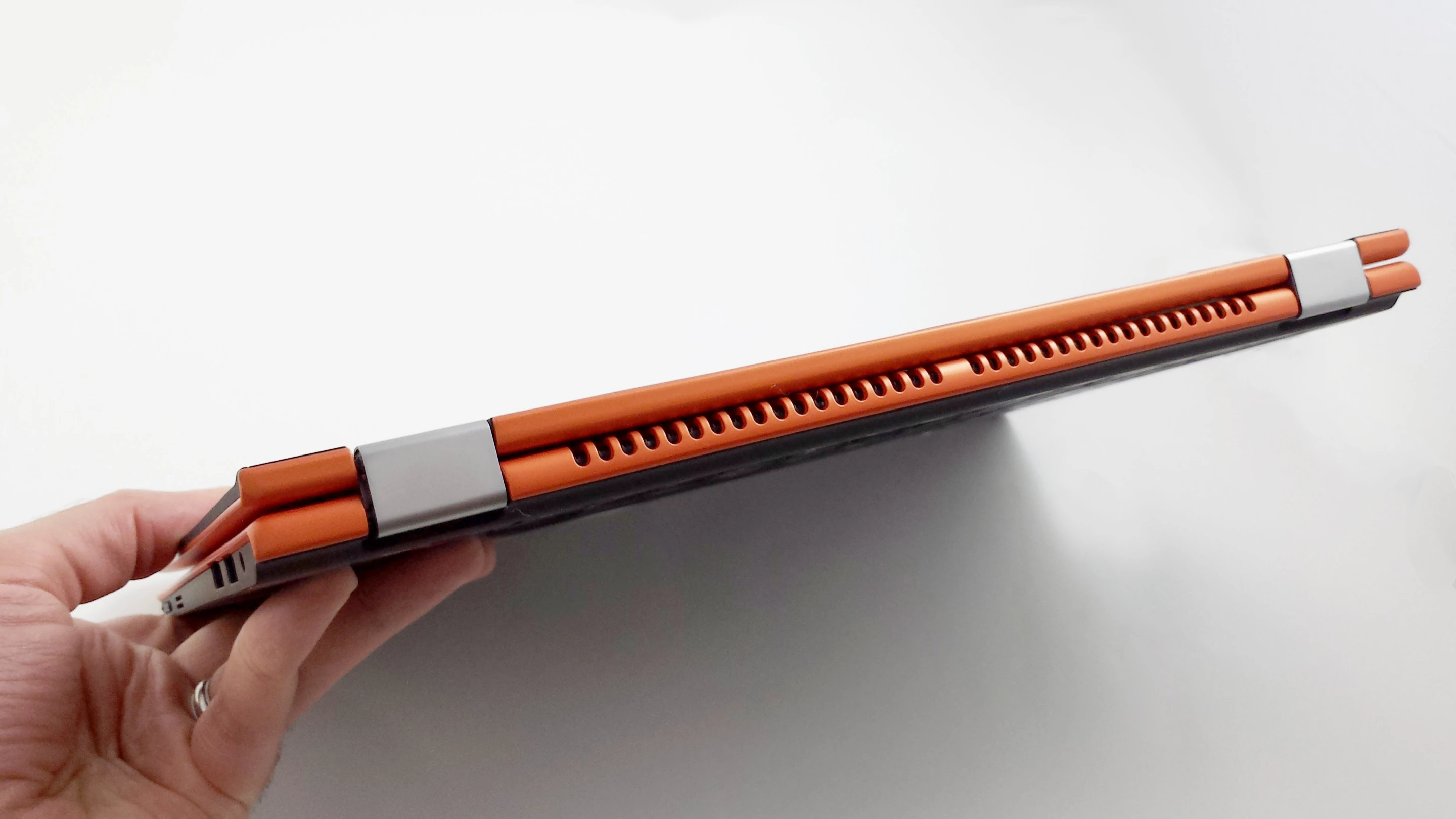 The Yoga 11S is 17 mm thick