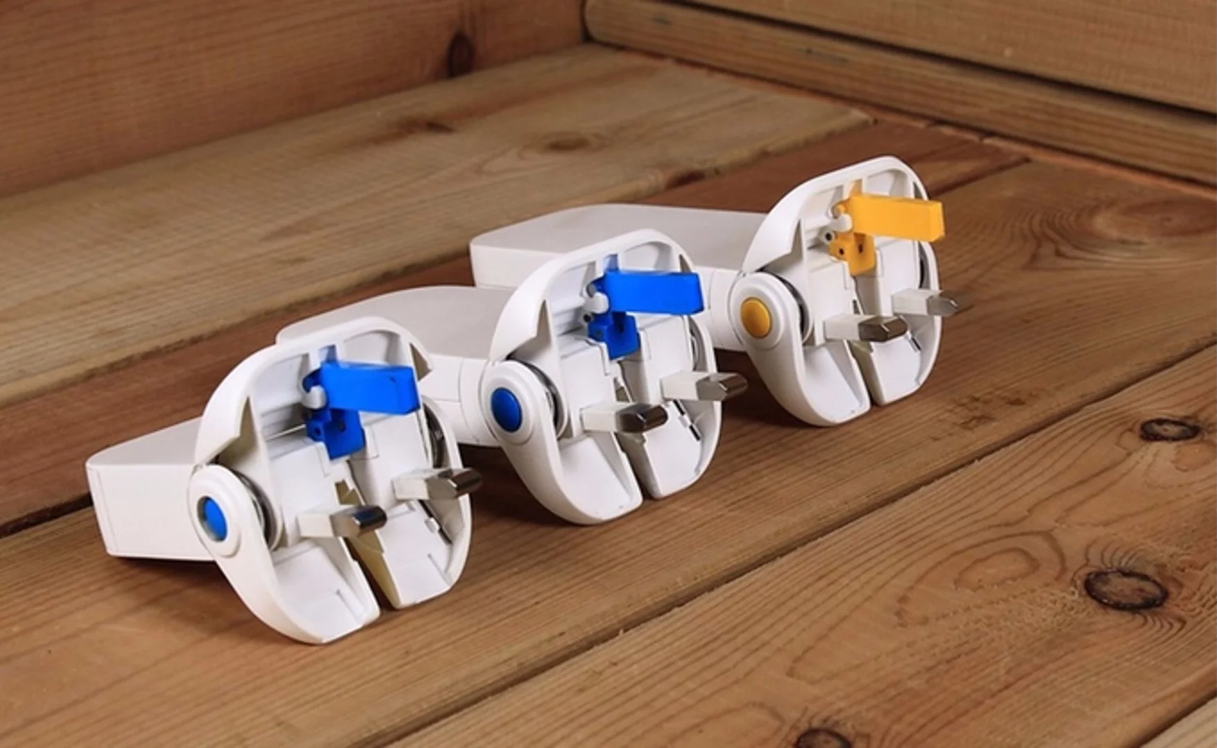 The Flip plug opens like a pair of jaws to reveal the prongs