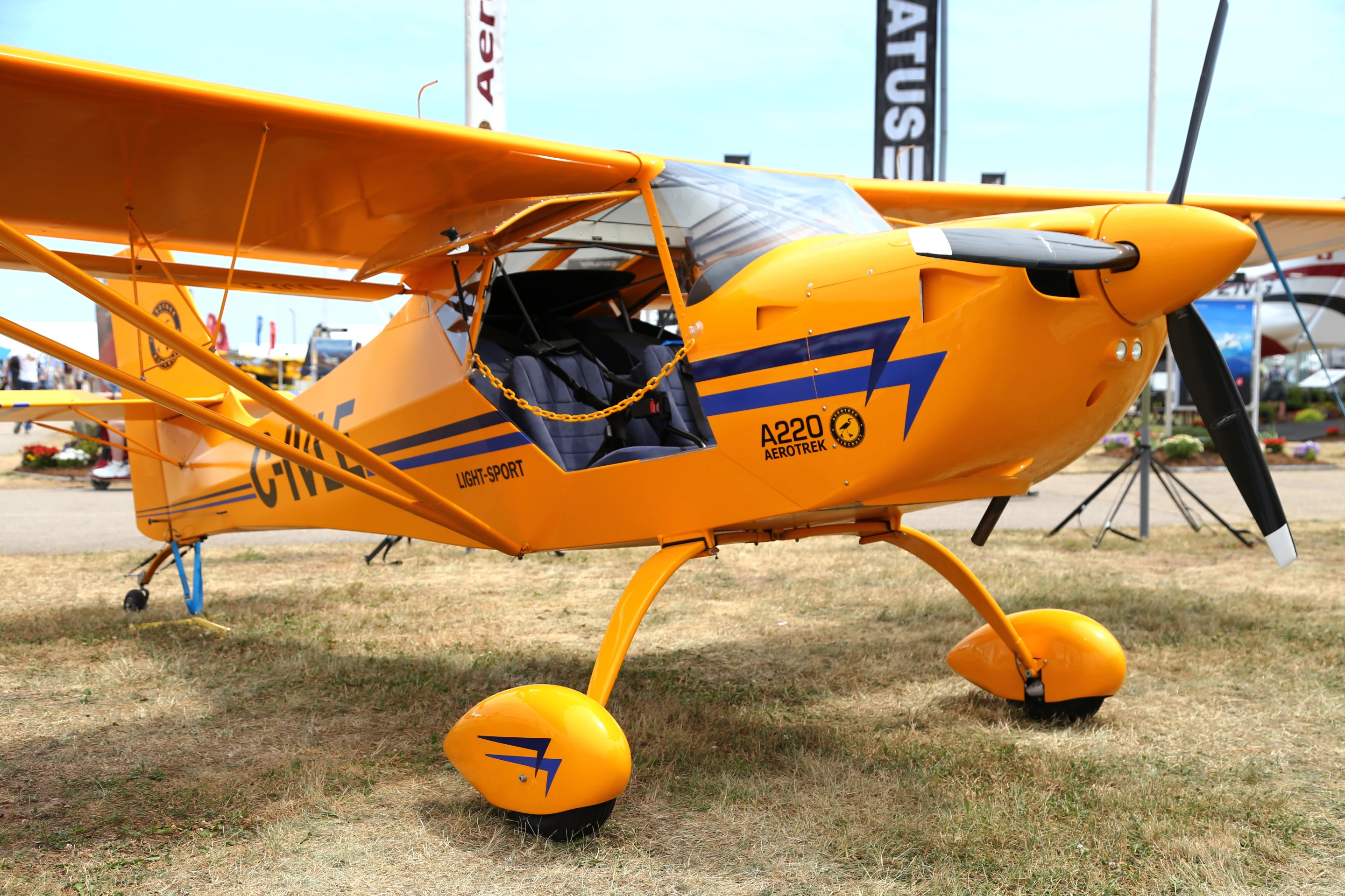 Aerotrek 220 on display (Photo: Angus MacKenzie/Gizmag.com)