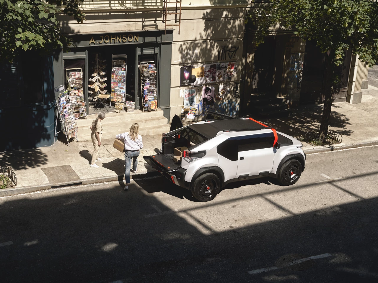 Fold the rear seats, drop the tailgate, slide the glass up and the hatchback-like Oli becomes a mini pickup