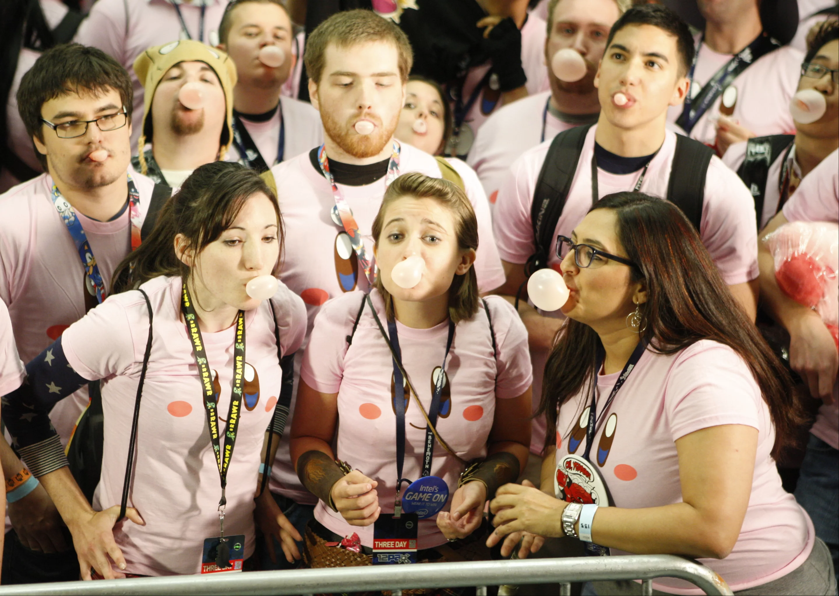 536 participants were instructed to chew their gum for at least one minute and then blow and hold bubbles for 30 seconds