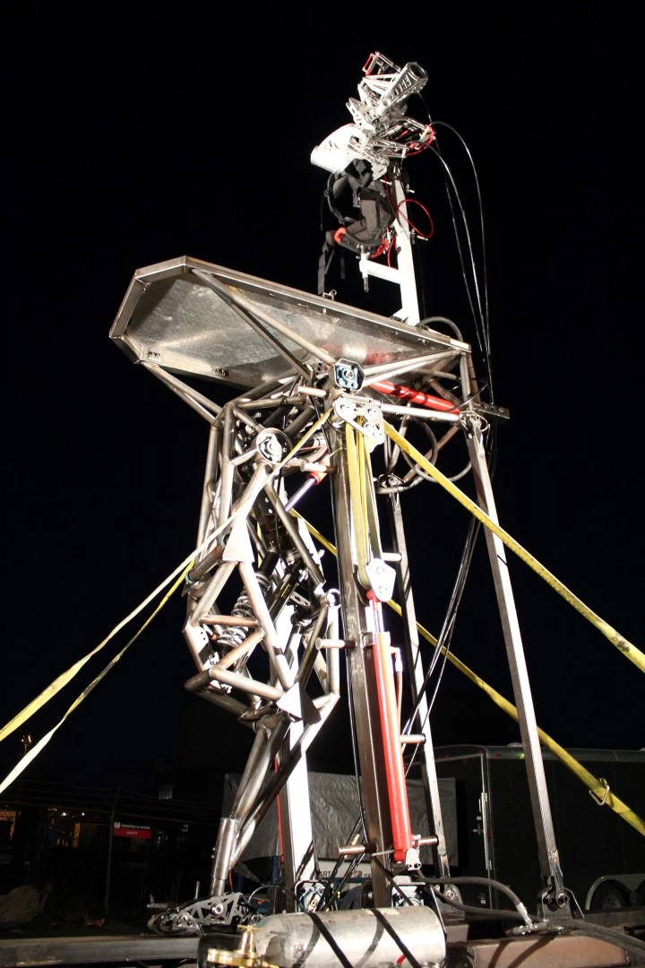 The Alpha Leg with Gen 3 Exo-frame mounted on platform – pilots in training will first have to ride the leg from this position (Photo: Anti-Robot)