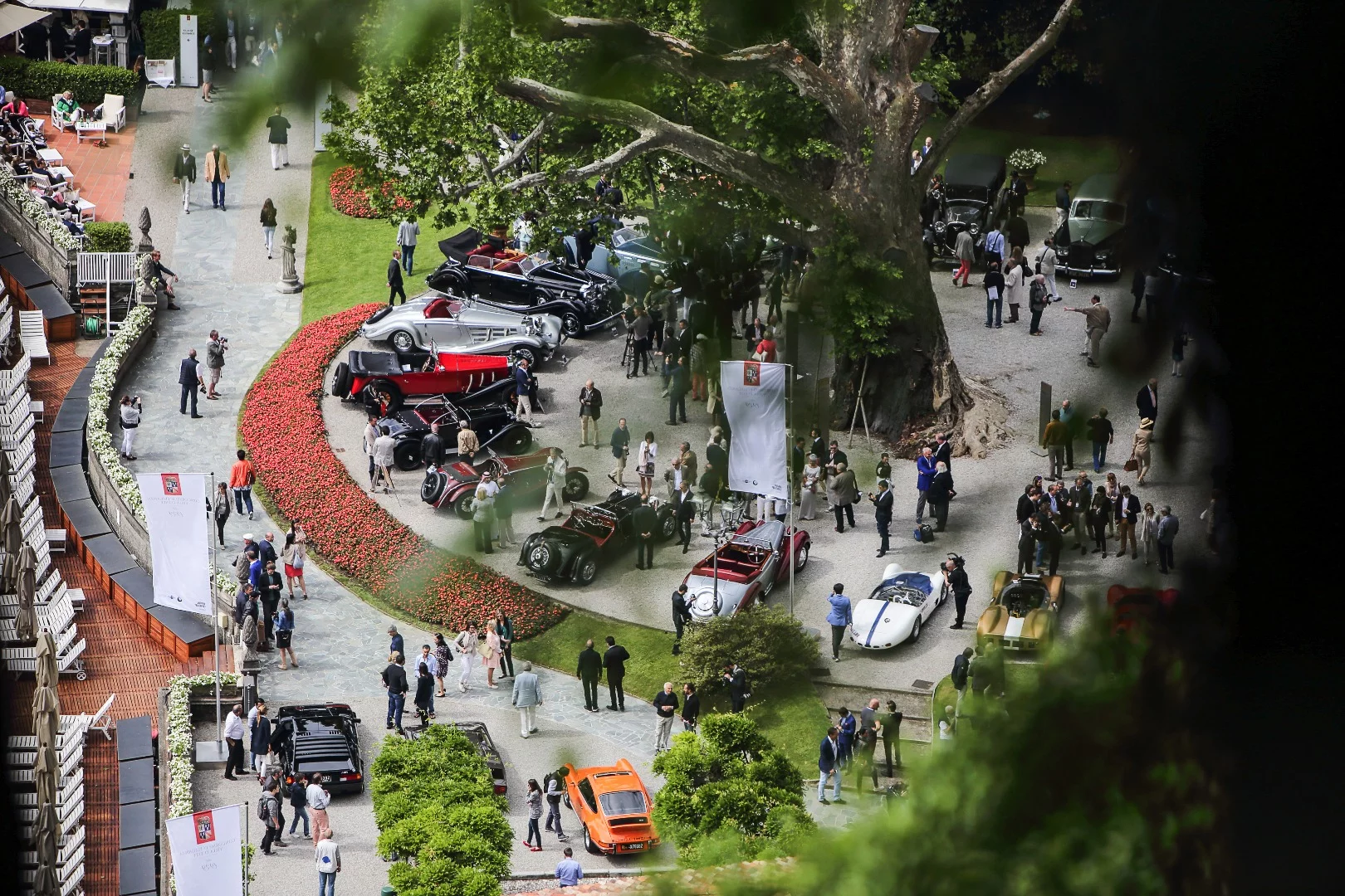 A carnival atmosphere on the grounds of the Villa d'Este