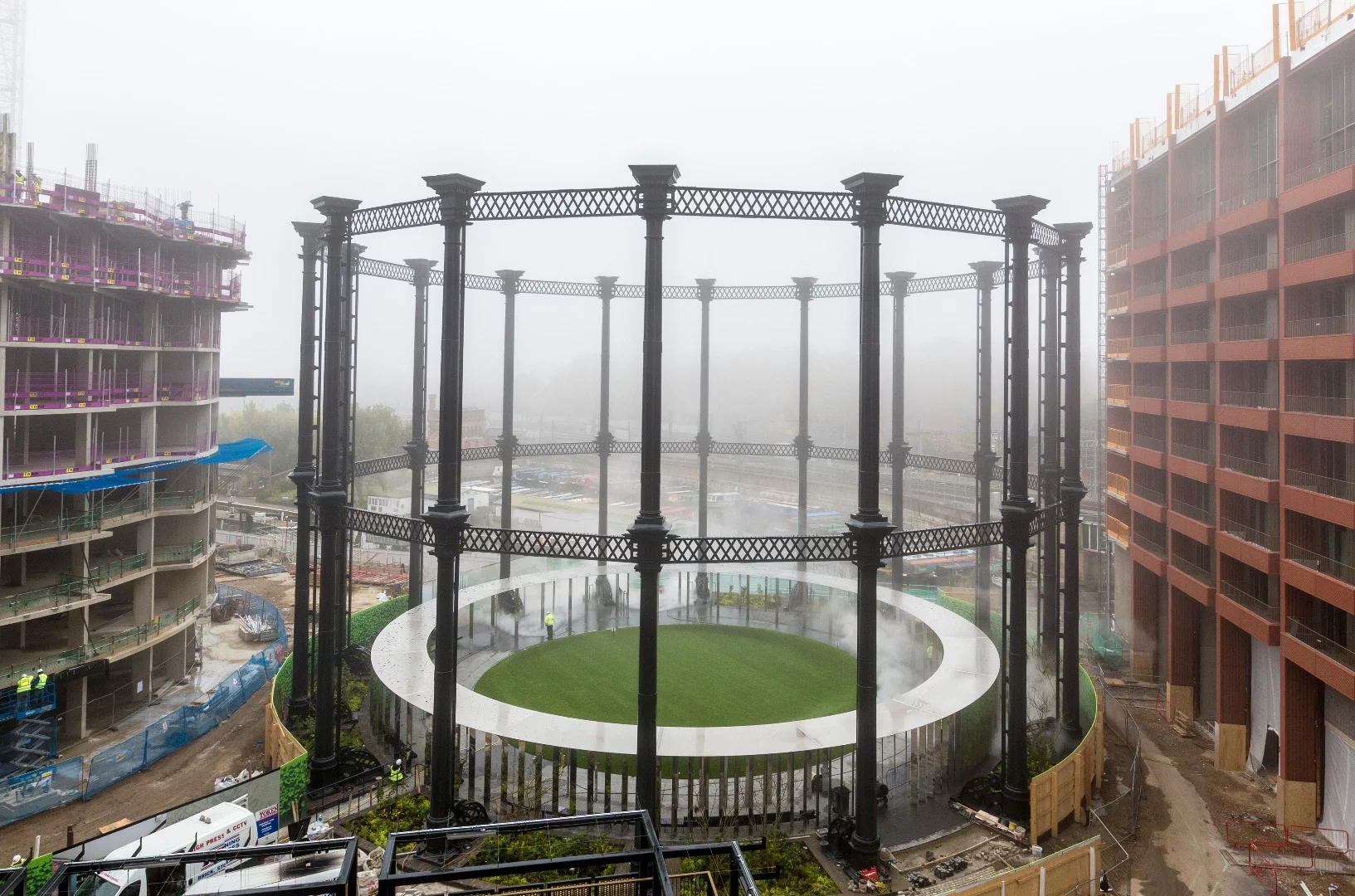 The circular guide frame of Gasholder No. 8 has an internal diameter of 40 m (131 ft)