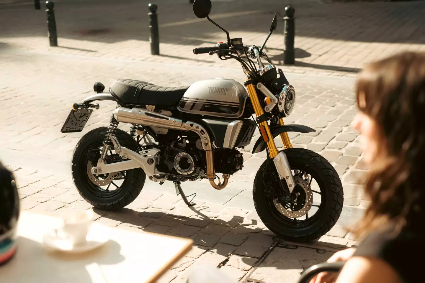 Put the small displacement out of your mind for now, and you could easily mistake the X-Bongo 50 for the Honda Monkey