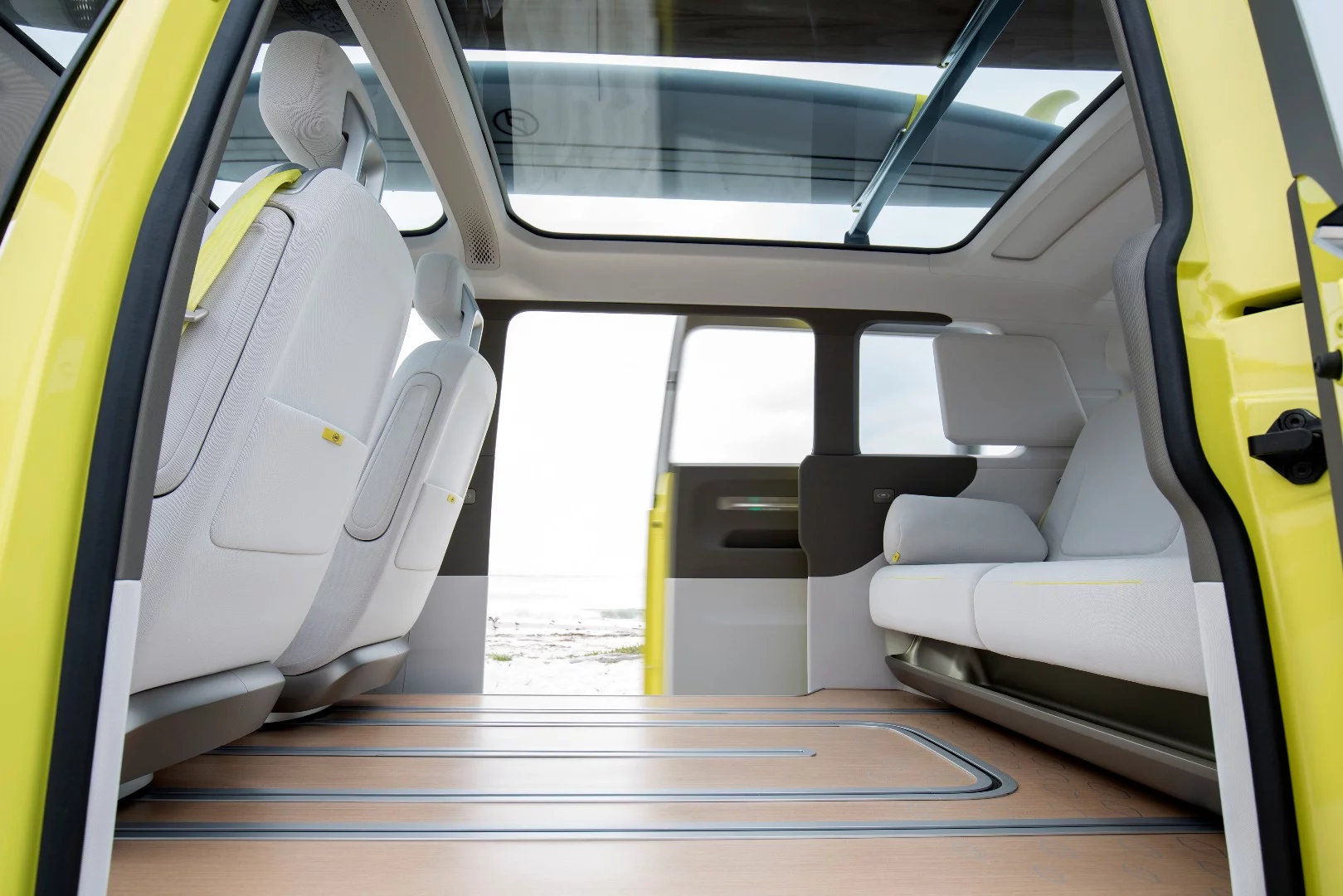 Volkswagen I.D. Buzz: van doors either side