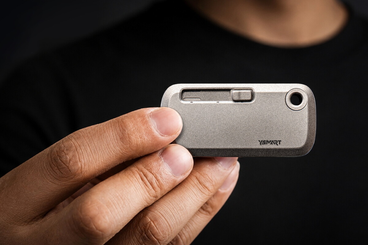 EDC gadget packs 36 tools into one key-fob-sized module