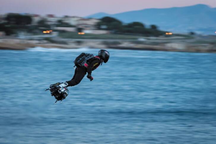 Franky Zapata piloting the Flyboard Air at high speed in 2016