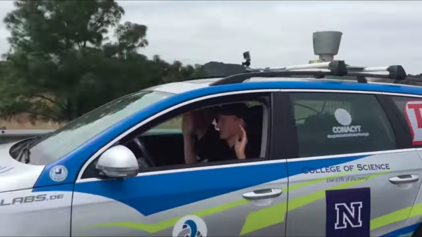 Selfdriving car guides itself through 2,400 km journey across Mexico