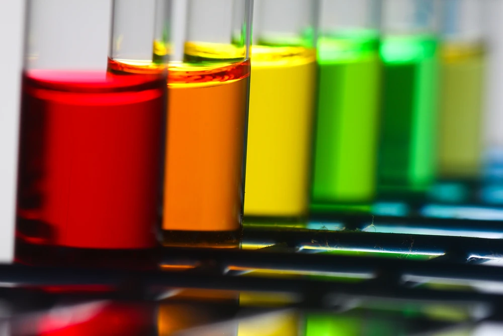 Fluorescent graphene quantum dots have a plethora of potential applications, including in dyes, detergents, displays, electronics and anti-counterfeiting measures