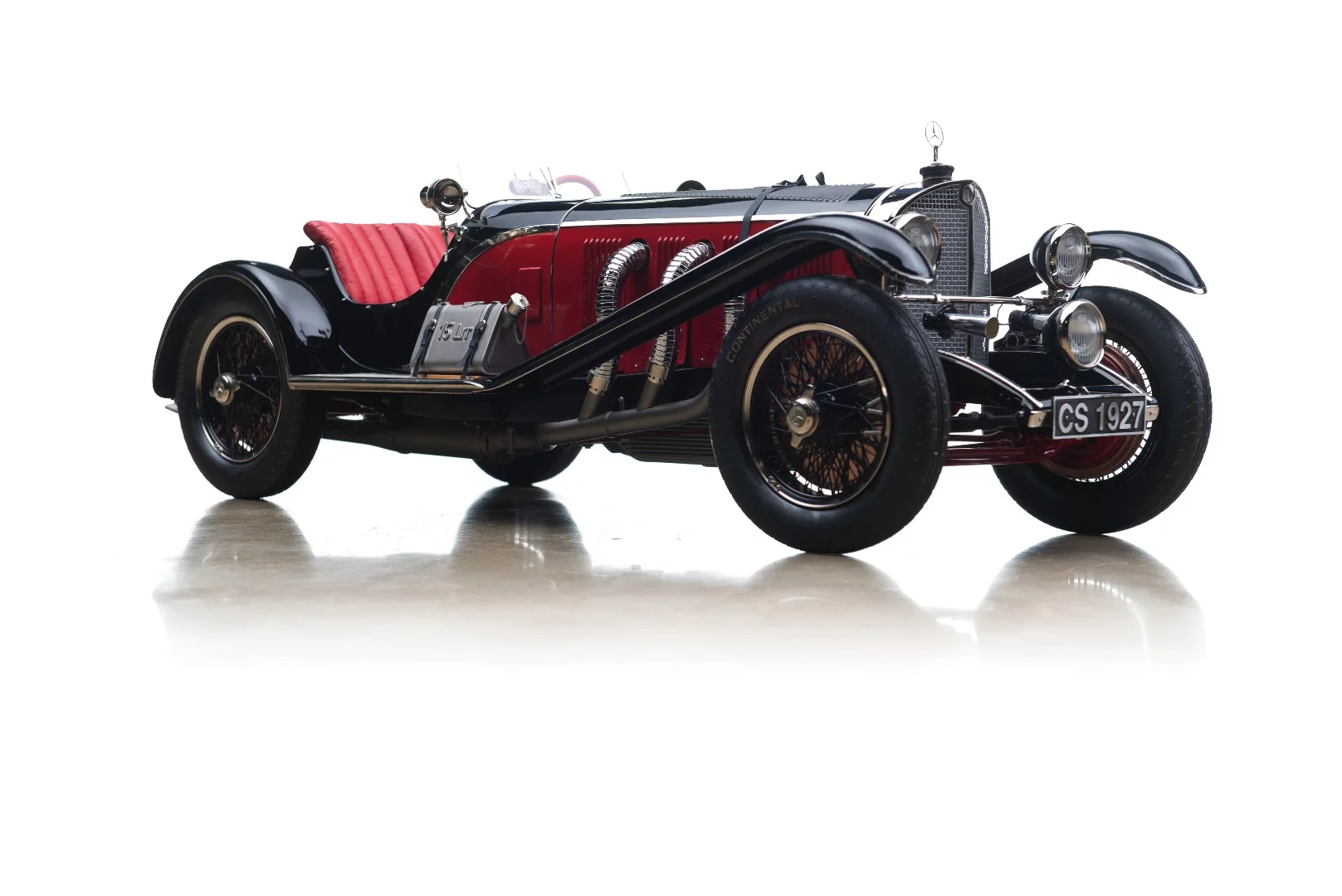 One particularly noteworthy specimens were the three foot long Mercedes-Benz SSK Model which fetched $52,900