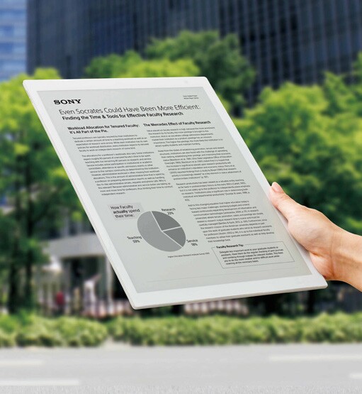 The new Sony Digital Paper has an e-ink screen, meaning it's easy on the eyes for extended reading sessions, and won't reflect sunlight