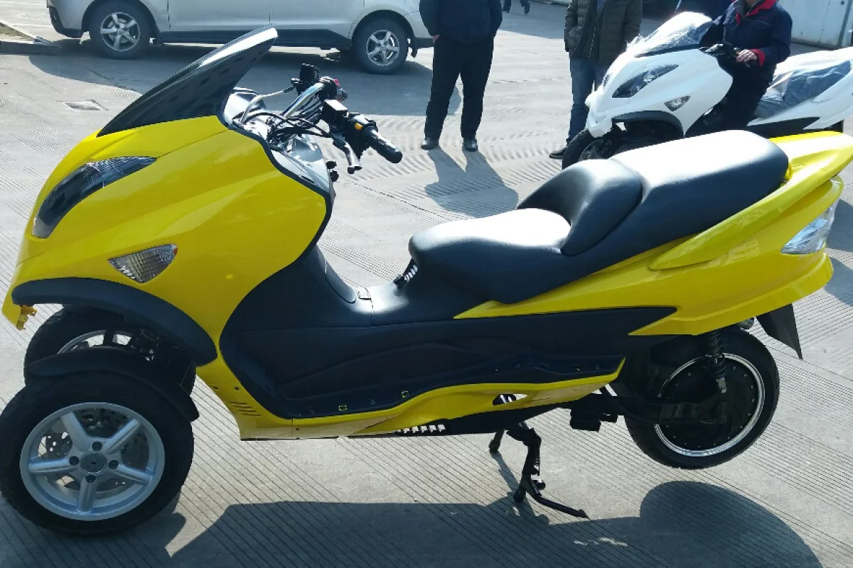 ZEV LRC-T15: 125-mile range at 55 mph