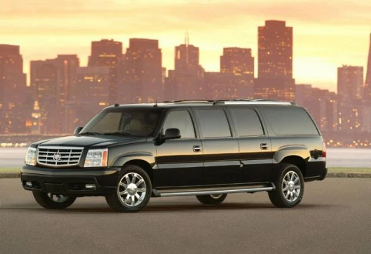 The Escalade ESVe also has an embedded satellite TV system that offers more than 125 channels of live programming and CD-quality music.