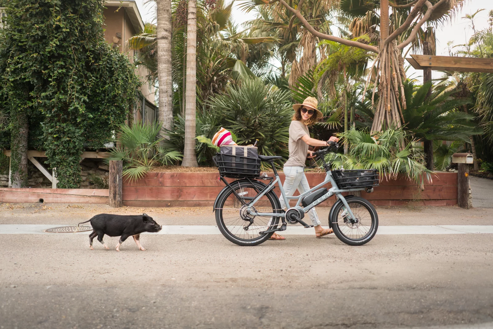 The CERO One offers a more compact and traditional design versus some of the other electric cargo bike models out there
