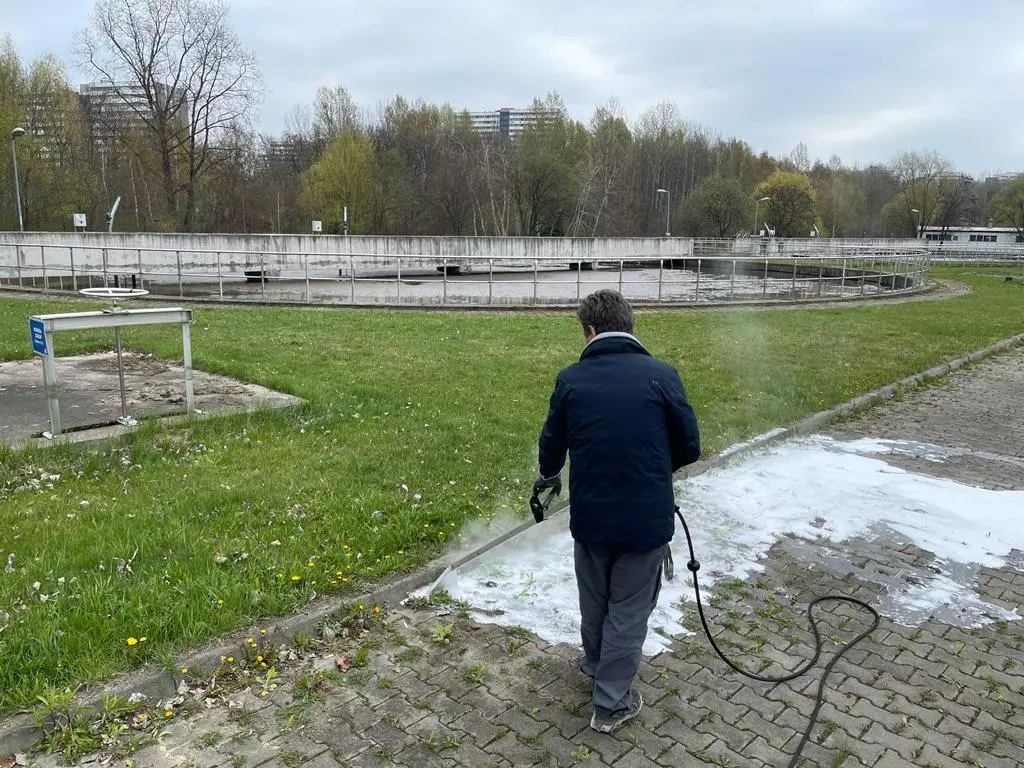 There are two versions of the Foamstream foam, for different applications – one is derived from wheat, maize, coconut oil, canola oil and potatoes, while the other is based on olive oil