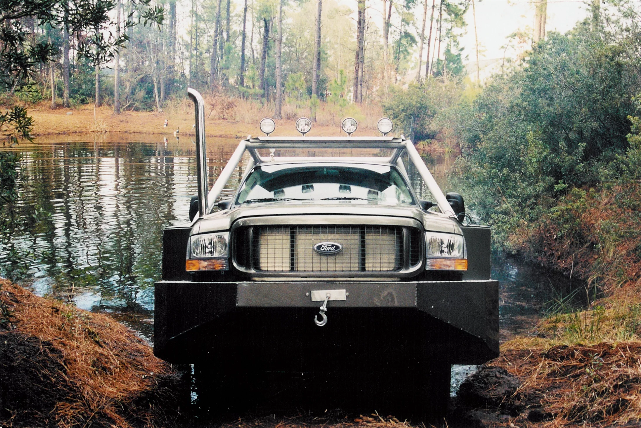 CAMI's H2OEX Amphibious 4X4 Rugged Vehicle
