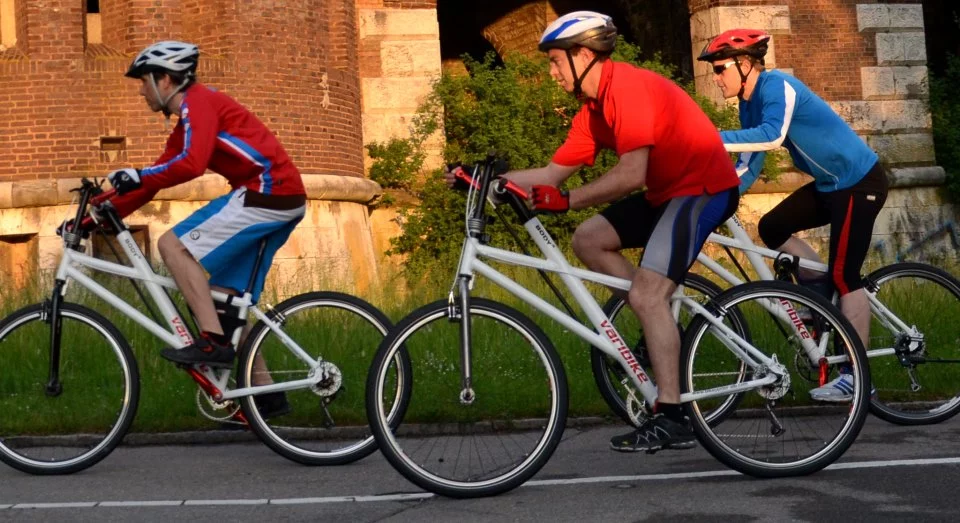 Steering looks like it could be a little ... unusual, but is reportedly achieved simply by leaning one's body into the turns