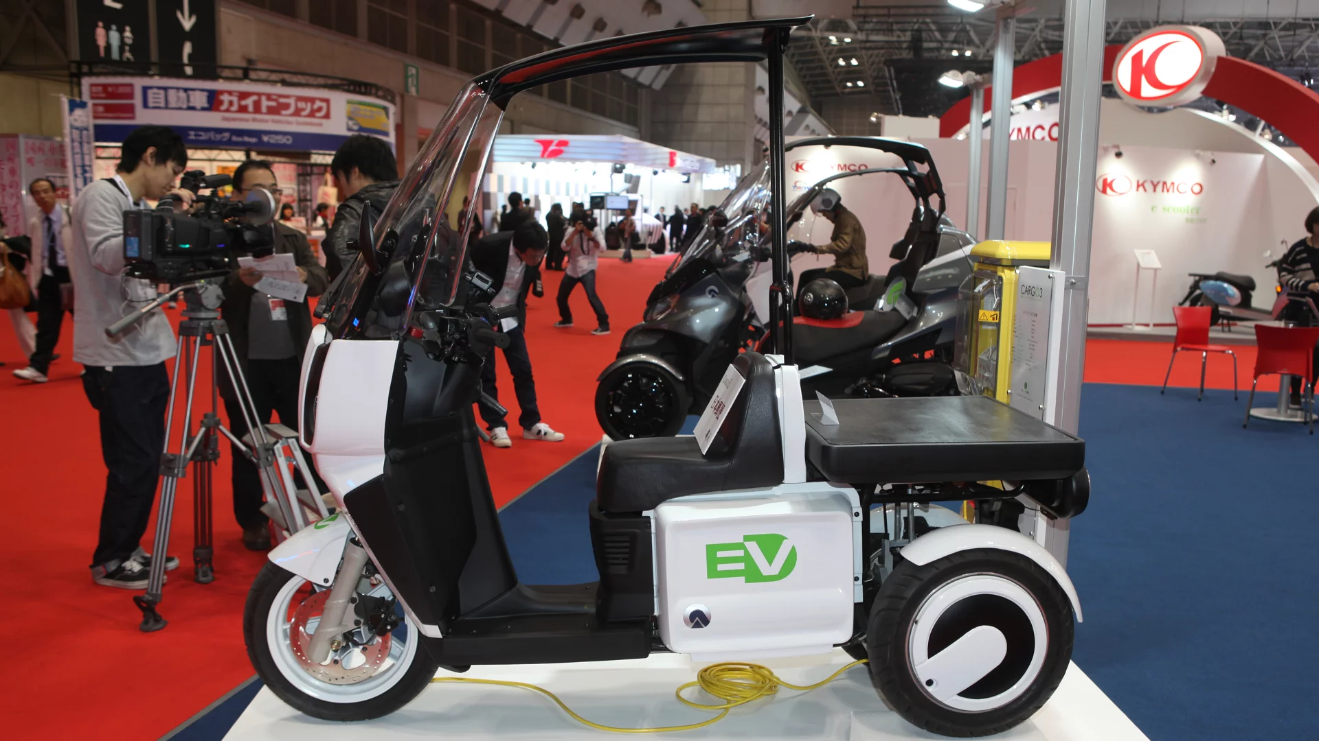 The all-electric CARGO3 from Adiva