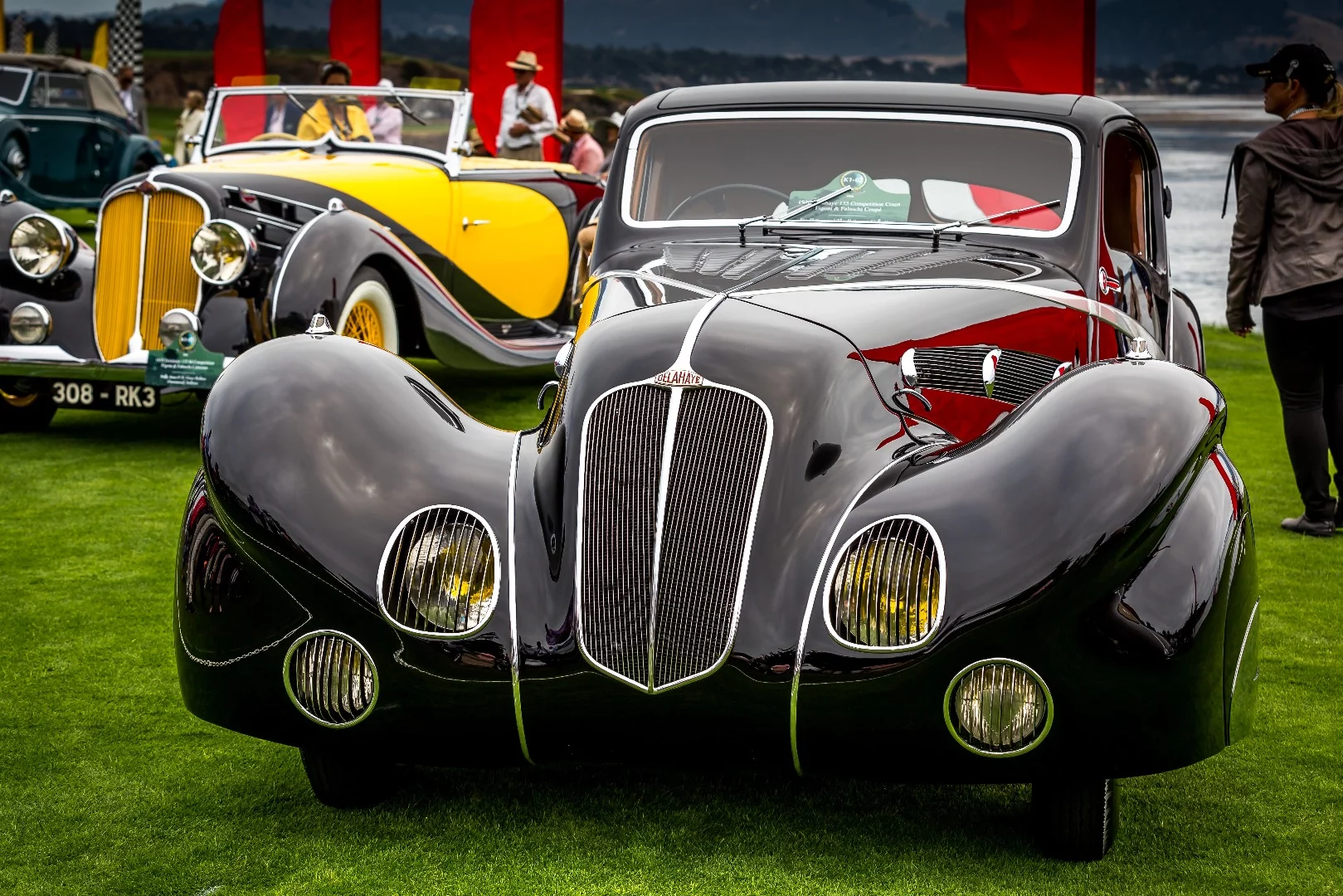Delahaye's swollen fenders become even more pronounced from the front