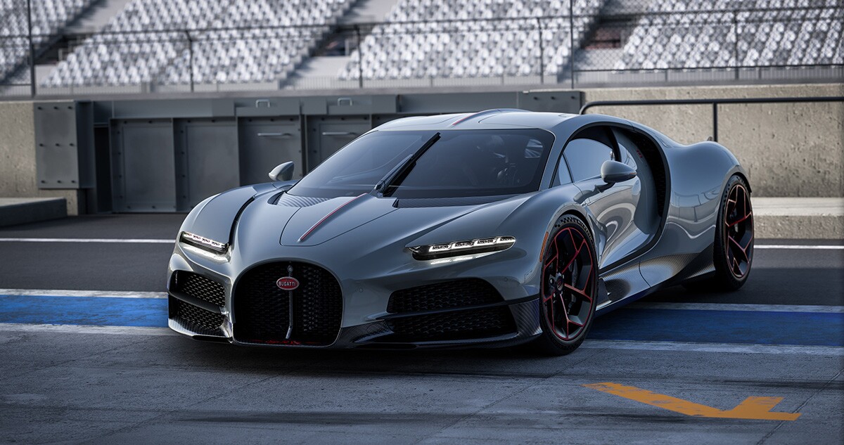 The splitter on the hood helps reduce drag and increases onlooker envy