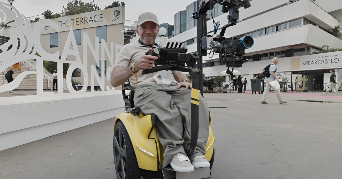 Ingenious invention turns wheelchair users into Steadicam operators