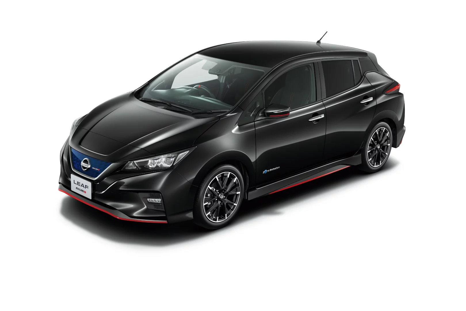 The NIssan Leaf Nismo sports custom 18-inch rims