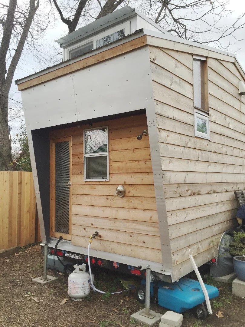 The tiny house measures 20 x 8.6 ft (6 x 2.6 m)