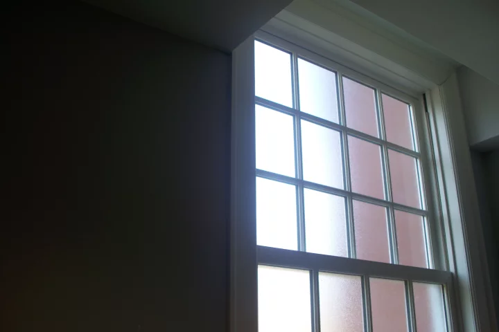The Weizmann technique de-scatters light and makes frosted glass transparent