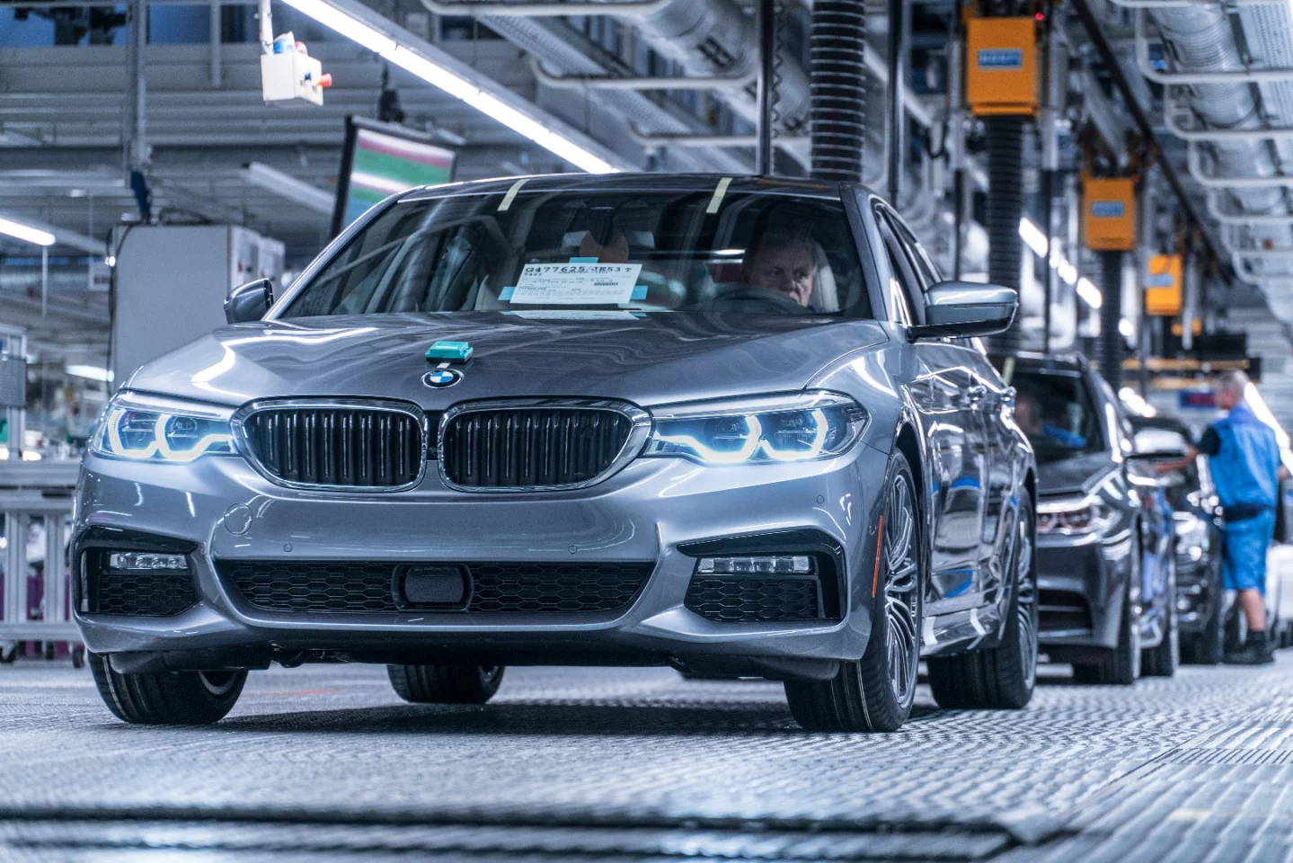 A look at the new BMW 5 Series on the production line