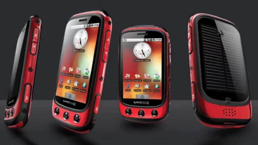 The Umeox Apollo with its in-built solar panel (Image: Mobile Crunch)