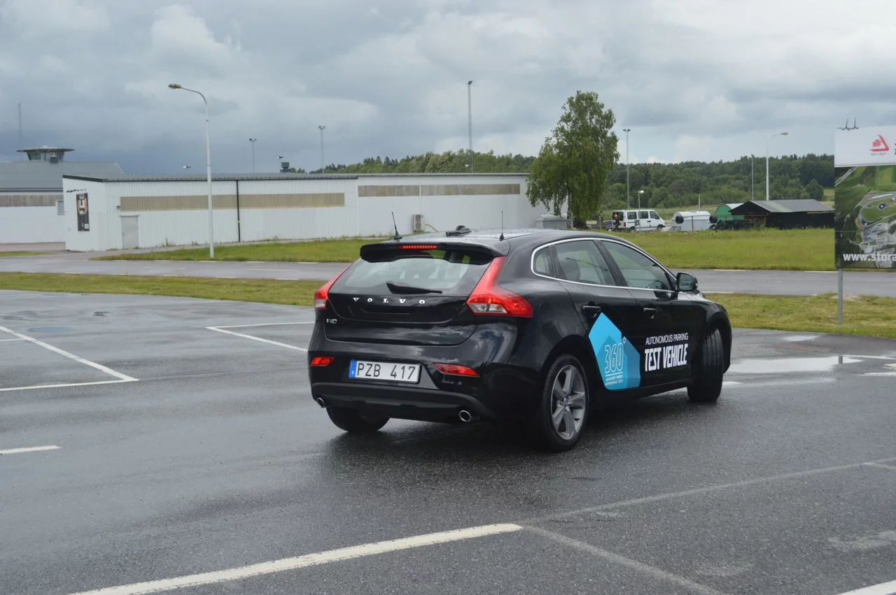 With another in-app command, the parked car can be summoned to the pick-up point (Photo: Gizmag)