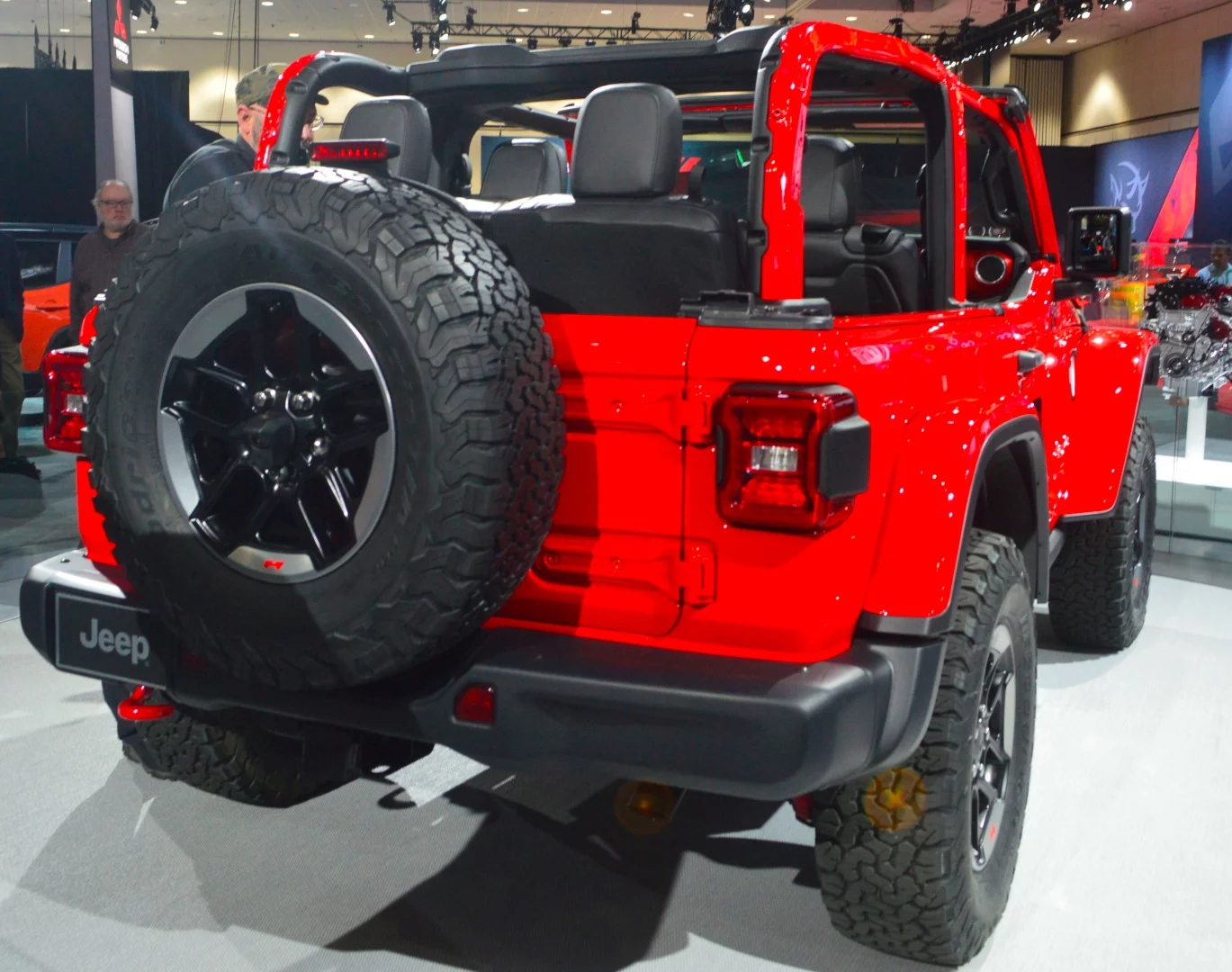 Jeep reveals the new Wrangler Rubicon at the 2017 LA Auto Show