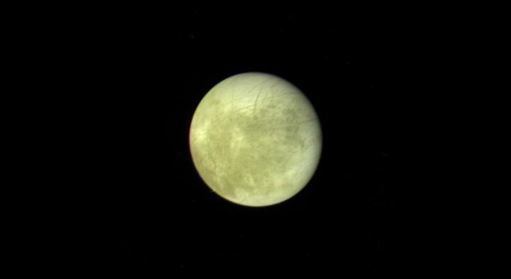 Europa's full disk captured from a range of 2 million kilometers (1.2 million miles) by Voyager 1 in 1979 (Image: NASA)
